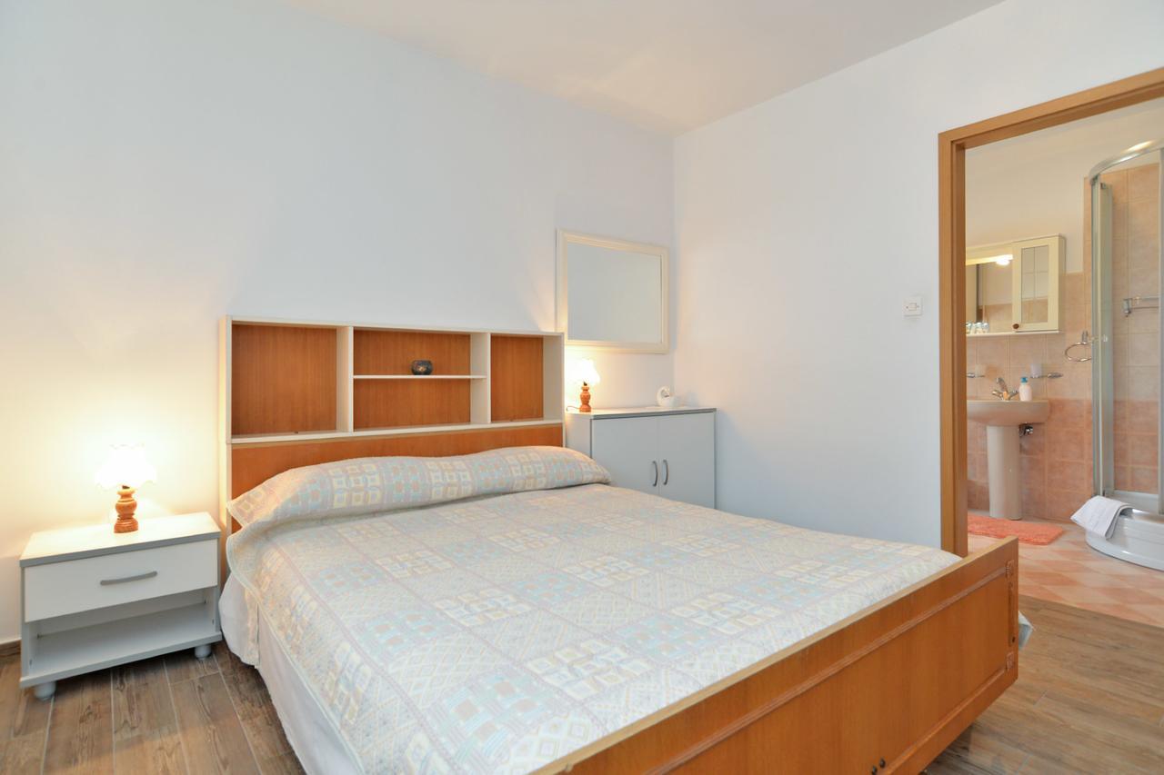 Apartment & Room Tanja 1552 Пула Екстериор снимка